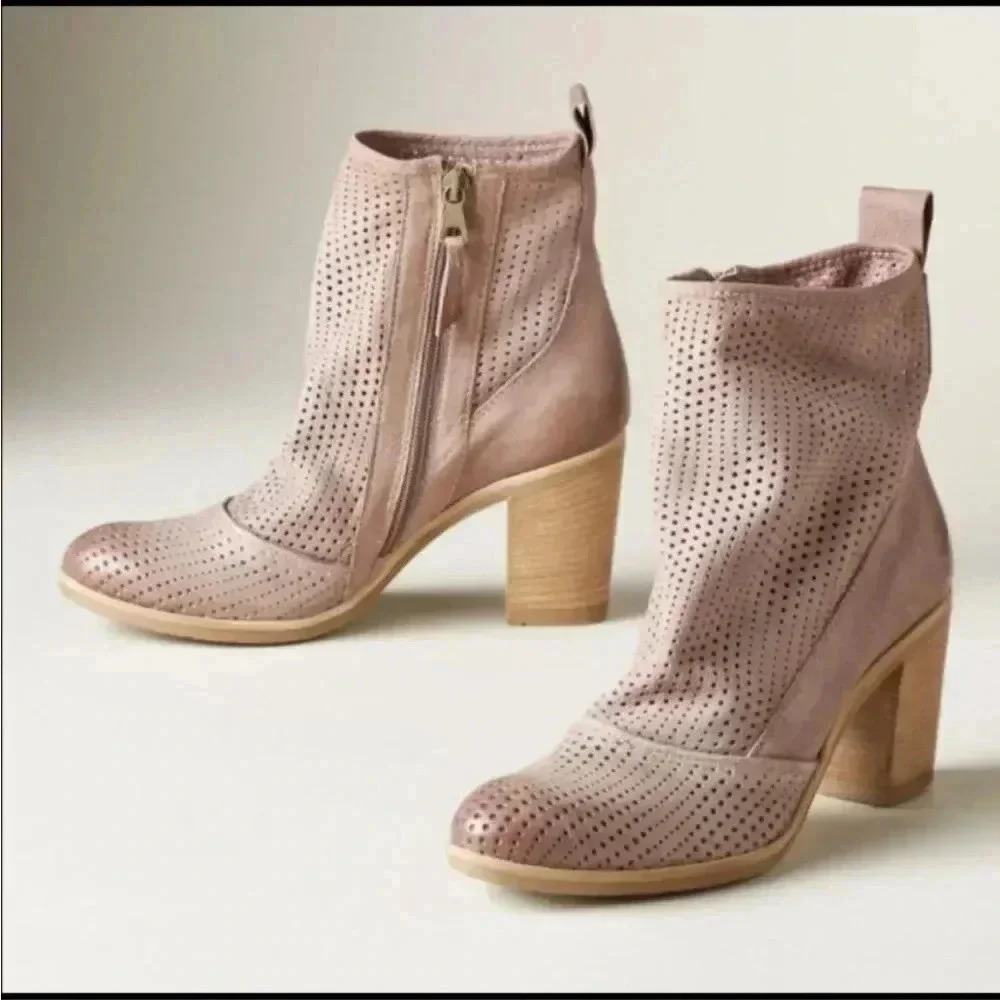 NWOT Miz Mooz Sundance Maggie Suede Perforated Bootie